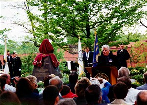 Image description is not available for 2000.055